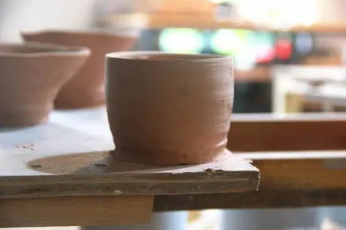 成都這所軍工廠，曾經造火藥現在搞文藝，耍一天都不得累